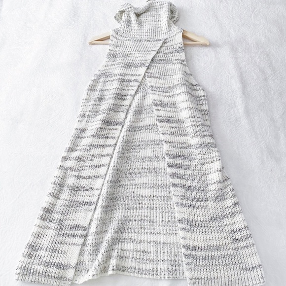 Parted Back Cowl Neck Tunic - Picture 5 of 7